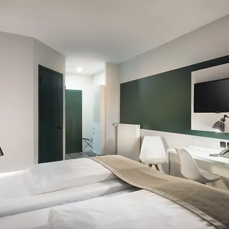 Days ホテル デッサウ